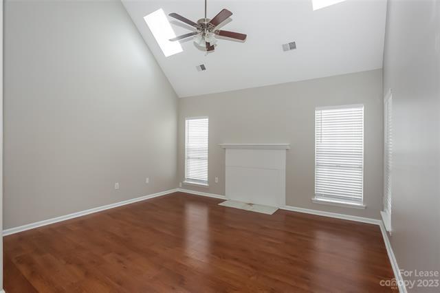 Foto del edificio - 7300 Reynard Ln