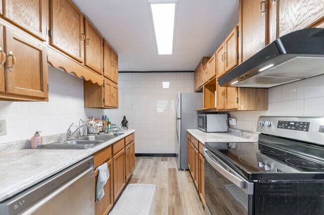 Foto del edificio - 4906 E 10th St