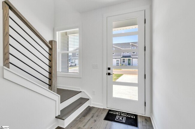 Building Photo - 1234 Westgate Vlg Dr
