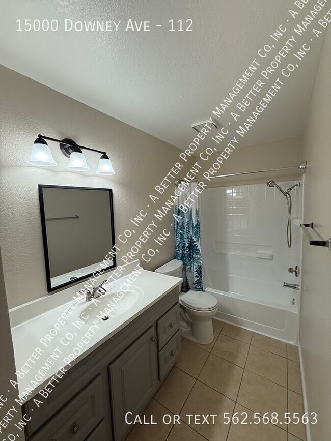 Foto del edificio - 15000 Downey Ave