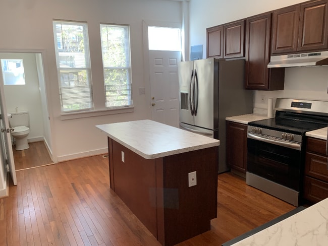 Photo - 2021 W Saratoga St Townhome