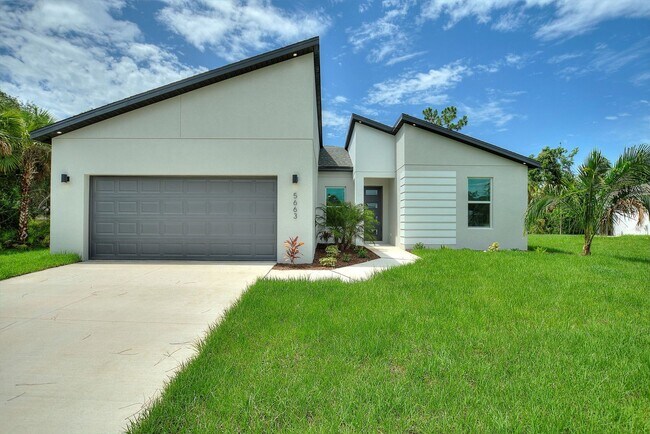 Building Photo - 5663 Greenhouse Ave