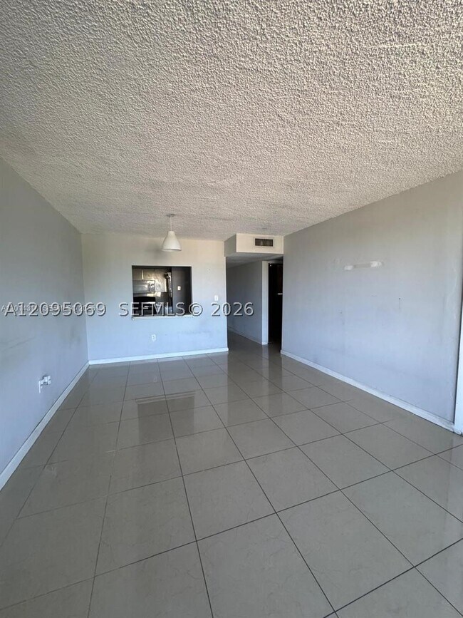 Foto del edificio - 10090 NW 80th Ct