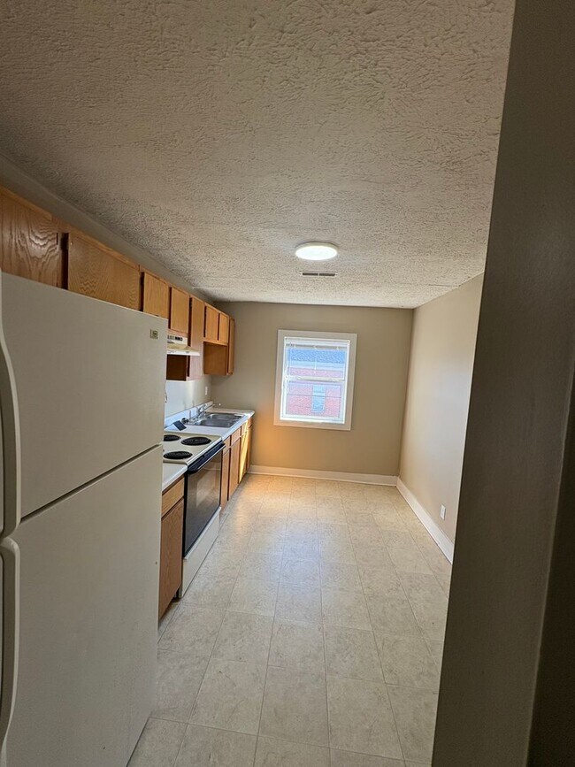 Foto del edificio - 107 E Hickman St