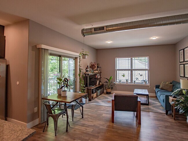 Foto del interior - 408 S Prairie St