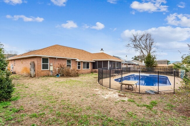 Building Photo - 1136 Crane Cove Blvd