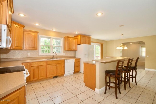 Building Photo - 3005 W Alveria Dr