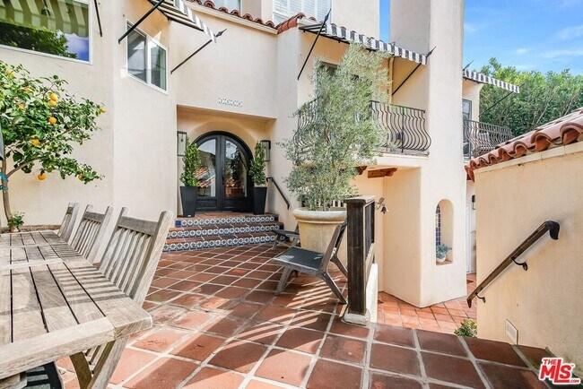 Foto del edificio - 2880 Searidge St