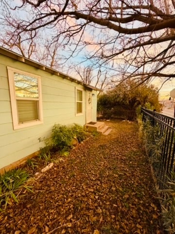 Building Photo - 998 N 6th St