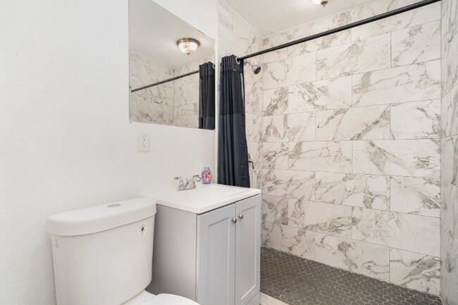 Foto del edificio - 221 Duxbury Ave