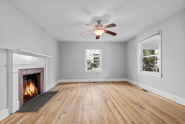 Foto del edificio - APPLICATION RECEIVED! Welcome to this char...