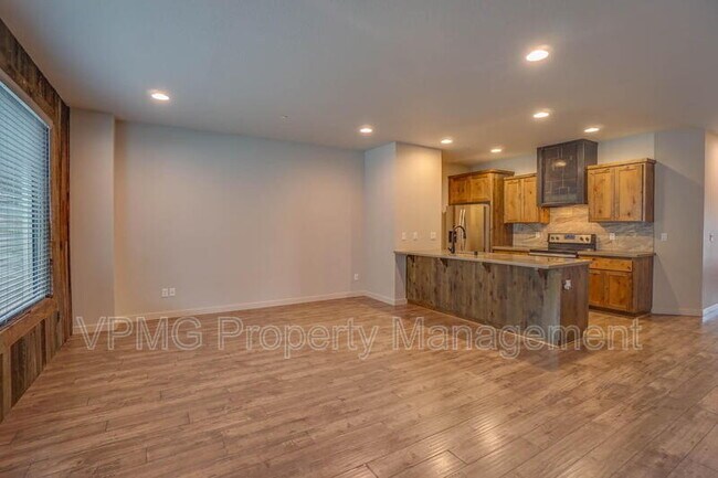 Building Photo - 137 N 44th Pl
