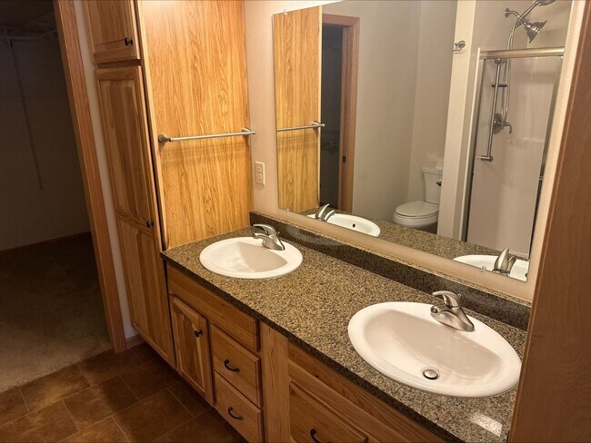Building Photo - Onalaska Home in 55+ Community