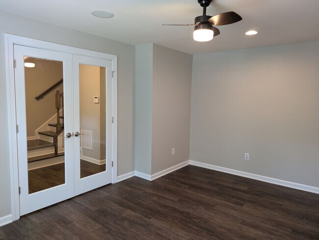 Foto del edificio - Move-in ready, Townhome Located in the Cit...