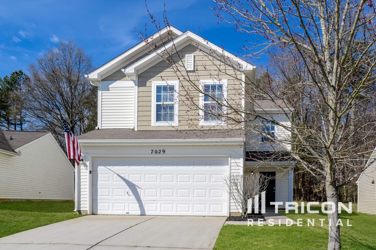 Foto principal - 7029 Sunman Rd