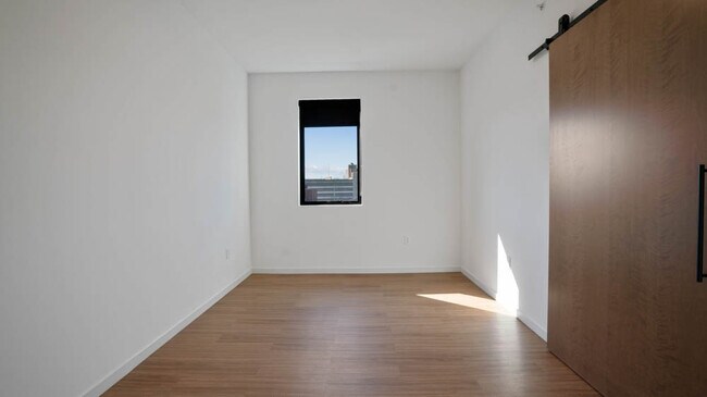 Unit 513 Bedroom - Andante