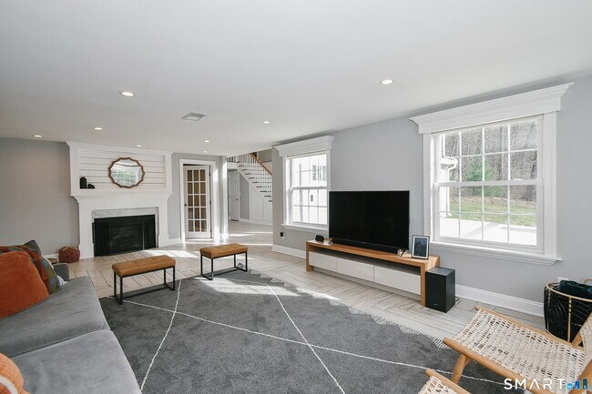 Foto del edificio - 50 1/2 Mountain Spring Rd