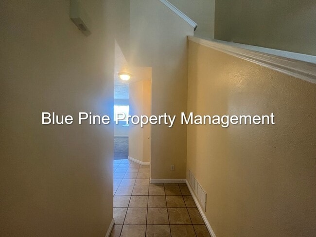 Building Photo - 2488 Prospect Dr