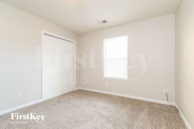 Building Photo - 213 Klinetop Dr