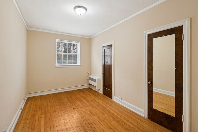 Foto del edificio - 200 S Maple Ave