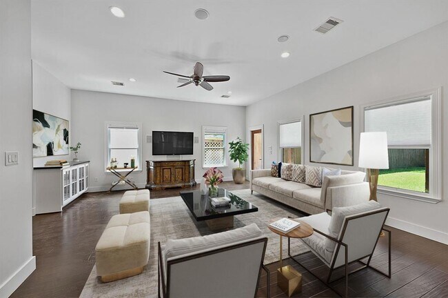 Foto del edificio - 218 E 33rd St