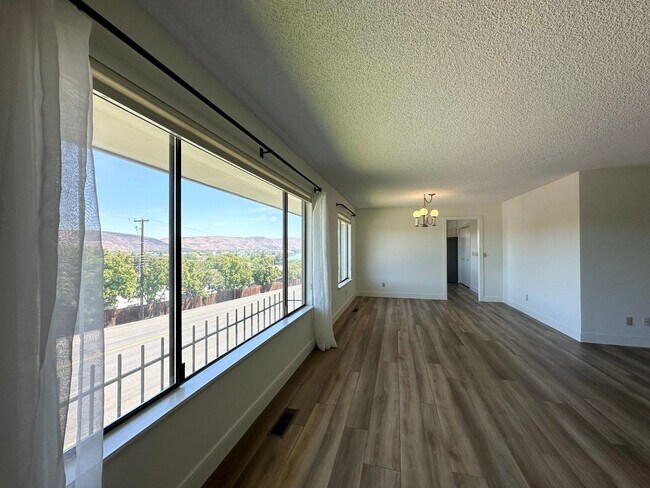 Foto del edificio - Sweeping Views of Yakima Valley