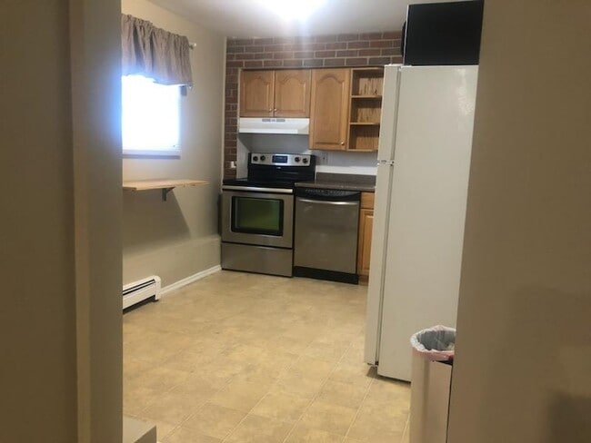 Building Photo - 104 N Jefferson Ave