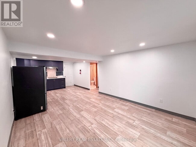 Building Photo - 134 Reed St