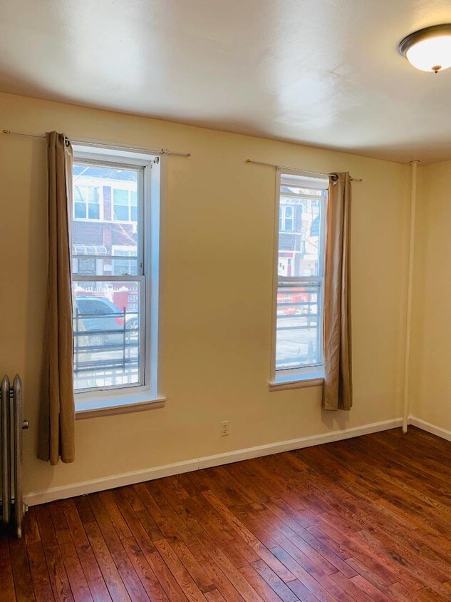 Foto principal - 461 Bristol St