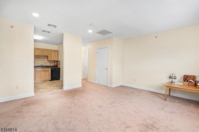 Building Photo - 22 N Main St