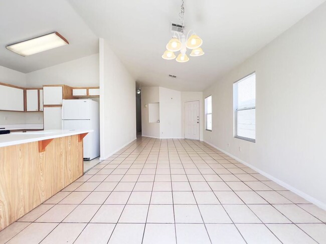 Building Photo - Cozy one single-story home
