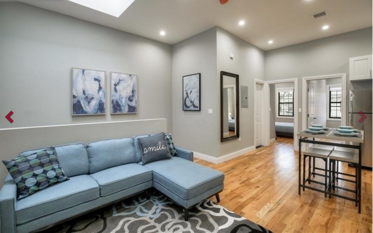 Foto principal - 83 Hemlock St