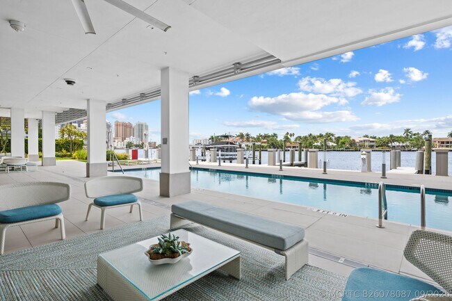Foto del edificio - 435 Bayshore Dr