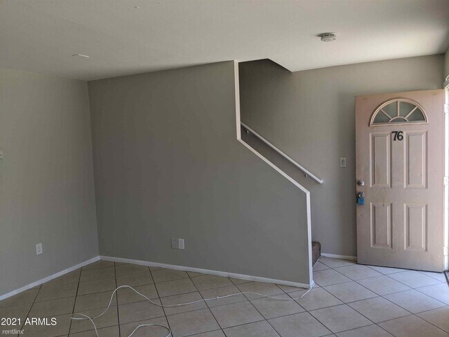 Building Photo - 2 br, 2 bath Condo - 3840 N 43rd Ave Apt 7...