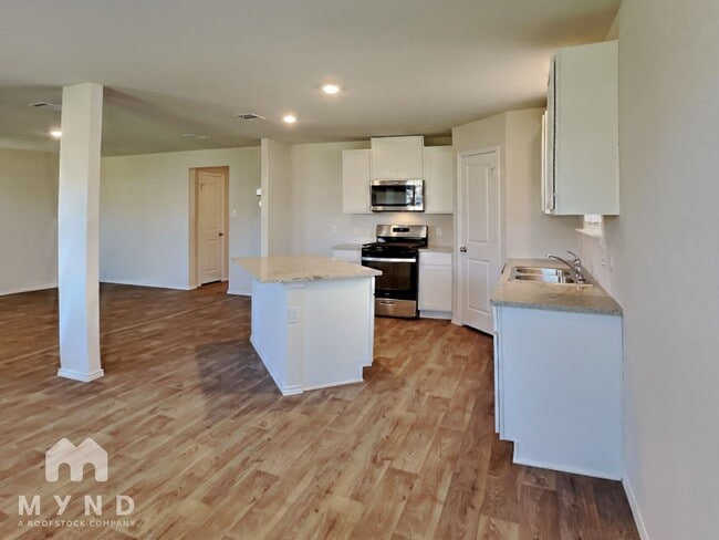 Building Photo - 918 Andean Emerald