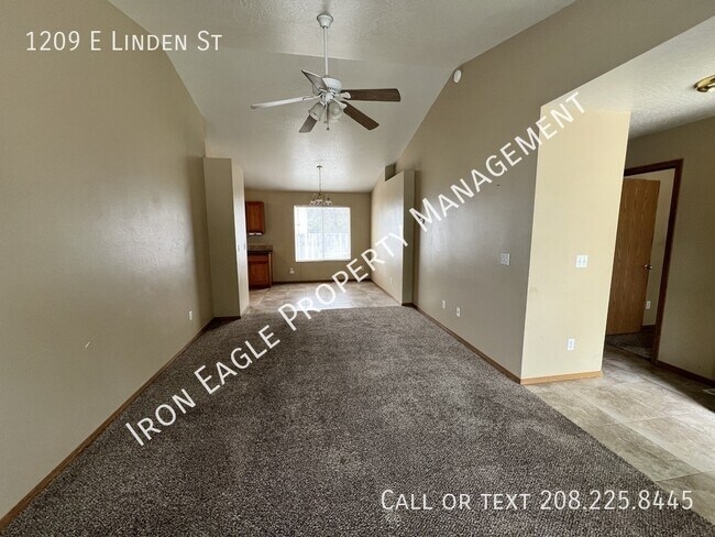 Foto del edificio - 1209 E Linden St