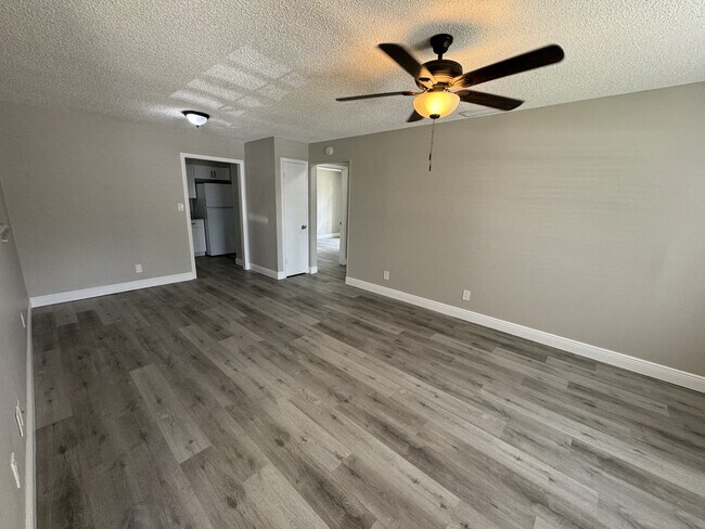 Building Photo - 511 Duchess Ct