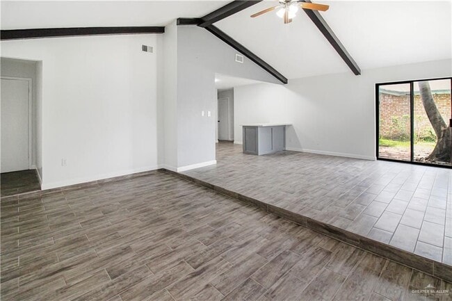 Building Photo - 219 E Vine Ave