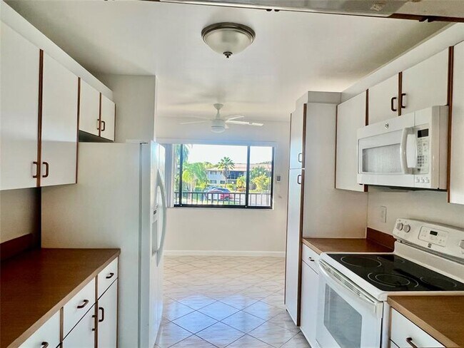 Foto del edificio - 9767 N Belfort Cir