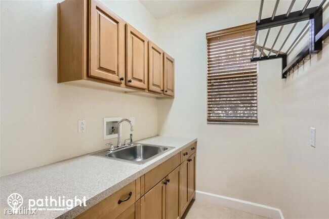 Foto del edificio - 7 br, 3 bath House - 3342 Gambel Oak Court...