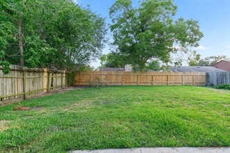 Building Photo - 18067 Garden Manor Dr