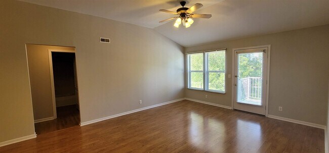 Building Photo - 7335 Centrecrest Ln