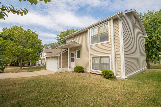 Building Photo - 4303 Brookview Terrace