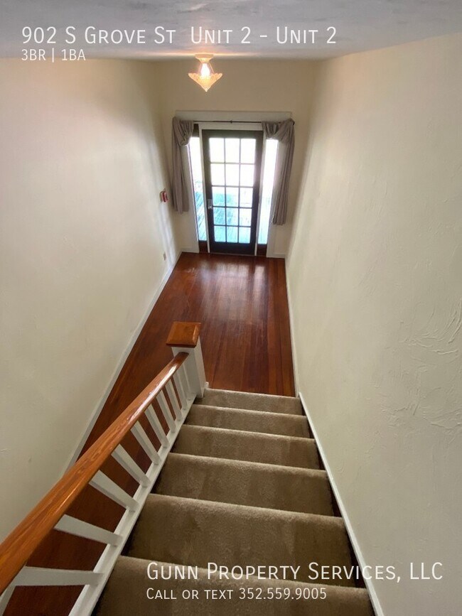 Building Photo - 902 S Grove St Apartment 2nd floor