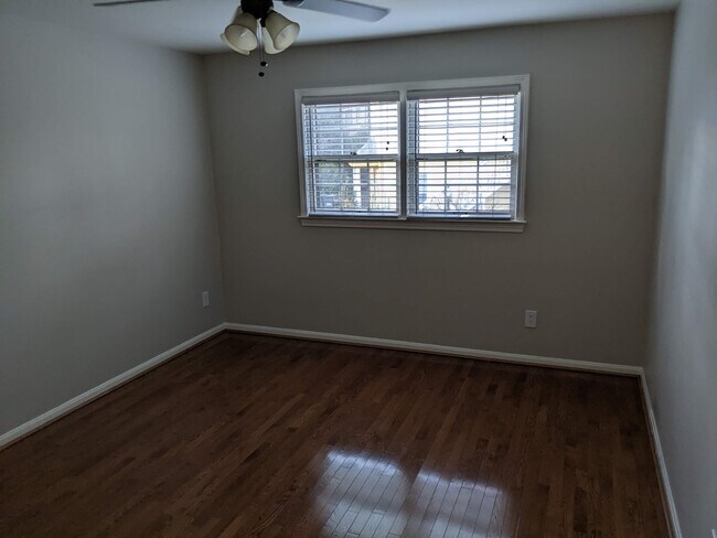Bedroom - 2555 Glenmary Ave
