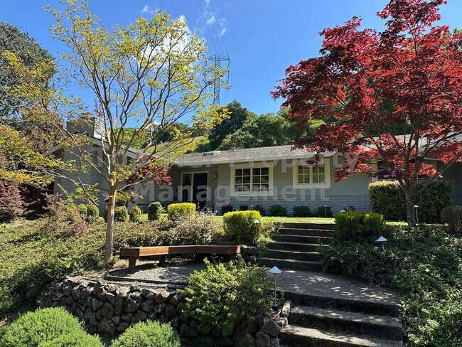 Foto del edificio - Beautiful 4 Bed, 2 Bath, 2,166 sqft Lafaye...