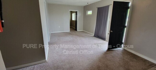 Foto del edificio - 5002 Bevly Dr