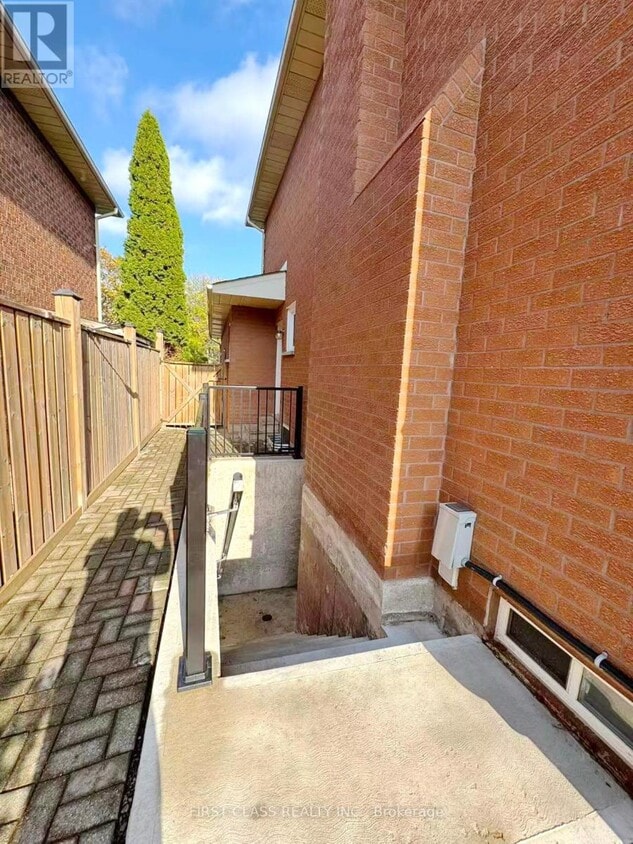 Photo principale - 1200 Rushbrooke Dr