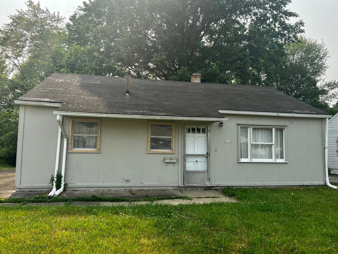 1714 Forest View Dr, Youngstown, OH 44505 House Rental in Youngstown