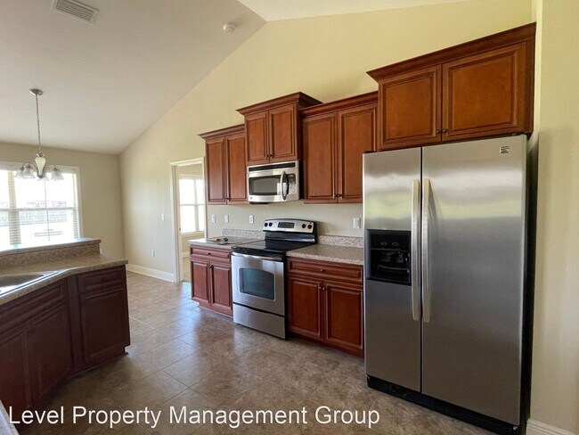 Foto del edificio - 4 br, 2 bath House - 580 Fulton Loop